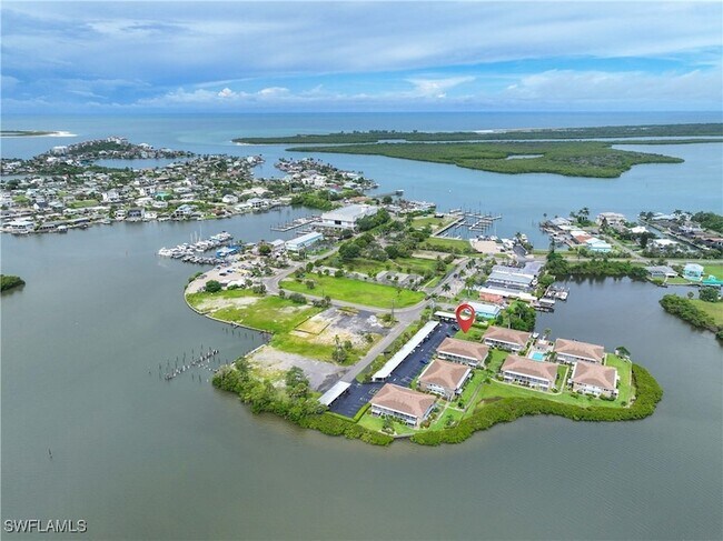 Building Photo - 330 Kon Tiki Dr