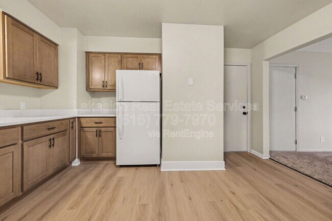 Building Photo - 1013 36th St SW