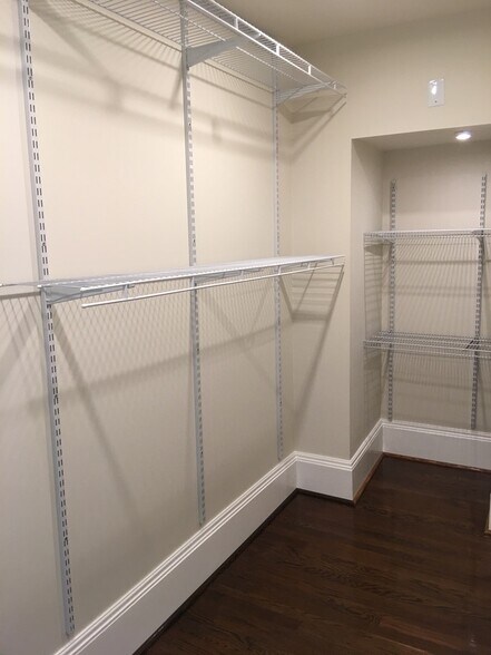 Main Closet - 442 Walnut Ave SE