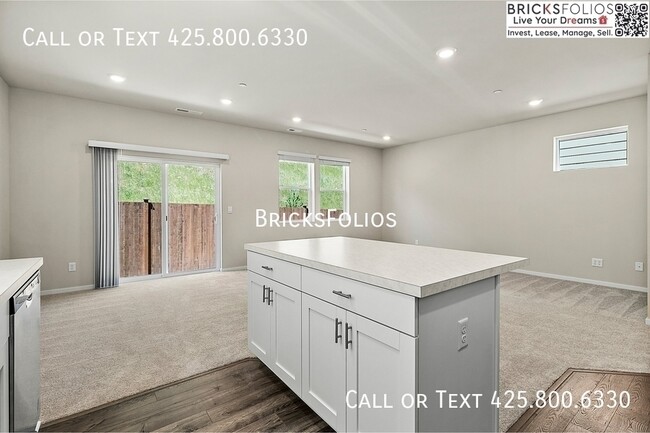 Building Photo - 4261 Pronghorn Pl