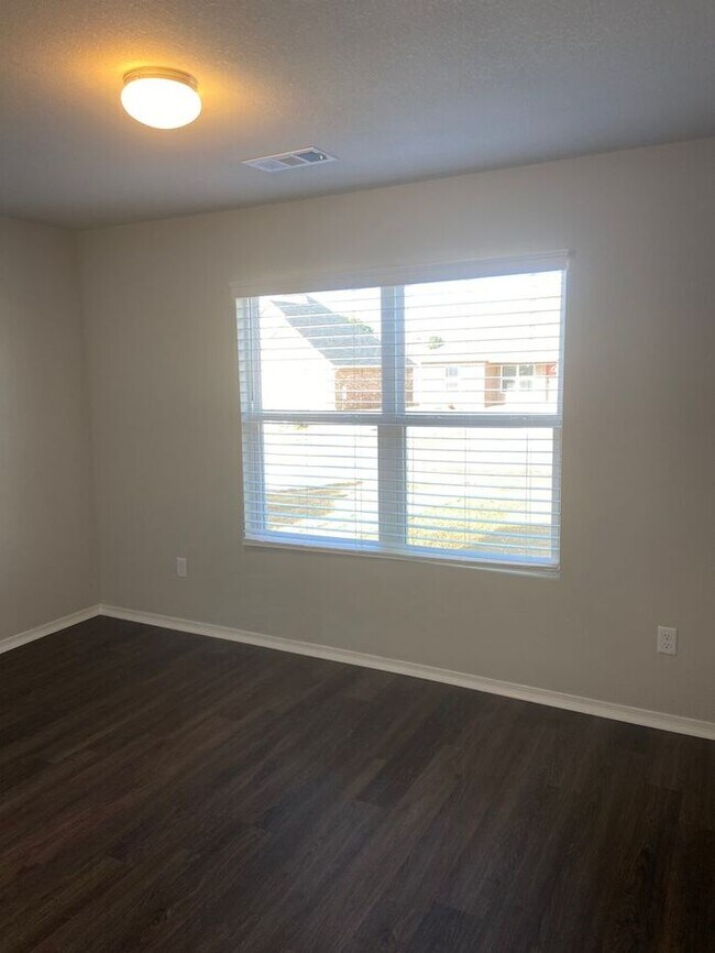 Building Photo - *MARCH MADNESS SPECIAL* BRAND NEW Three Be...