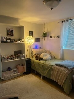 Building Photo - 965 NE C St