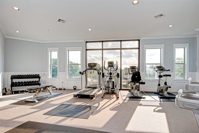 Building Photo - 2802 Morrison St