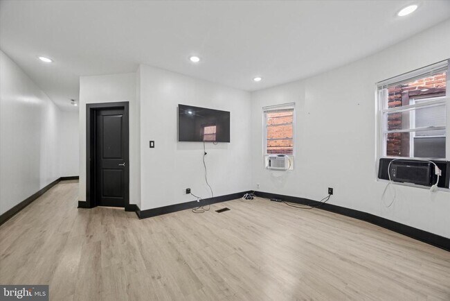 Building Photo - 5310 Spruce St