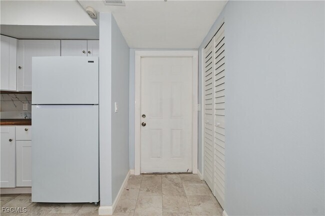 Building Photo - 824 Alderman St