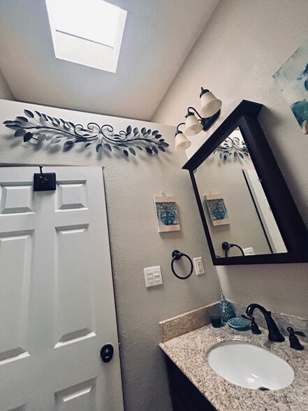 Building Photo - 3312 SE 6th St