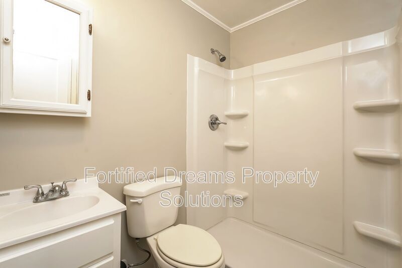 Building Photo - 1208 Westmoreland Dr