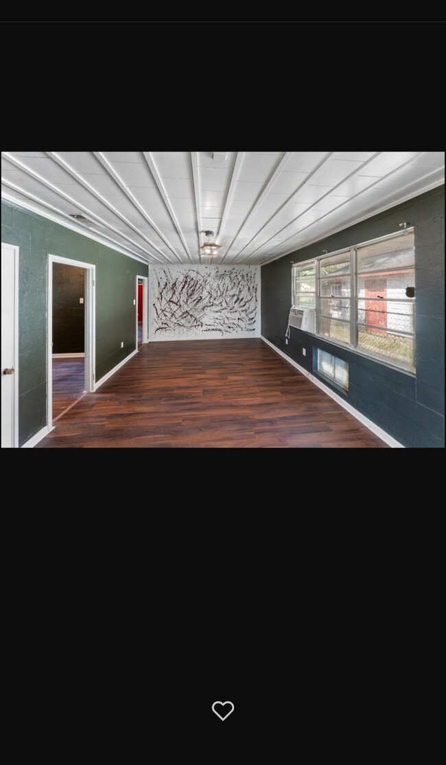 Primary Photo - 3737 Maywood Ave