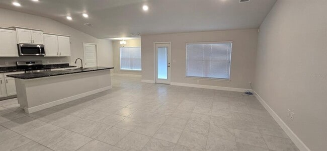 Building Photo - 10715 SW 41st Ave