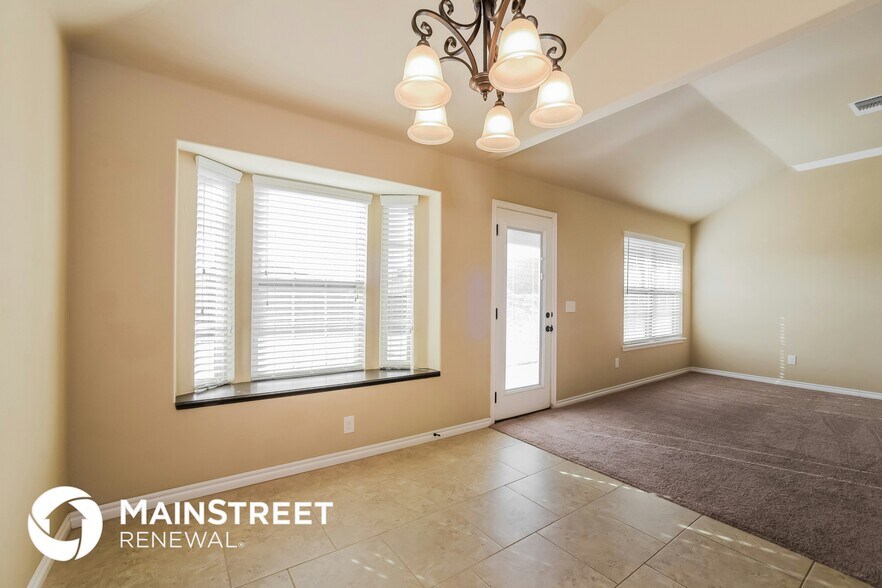 Building Photo - 608 Talon Dr