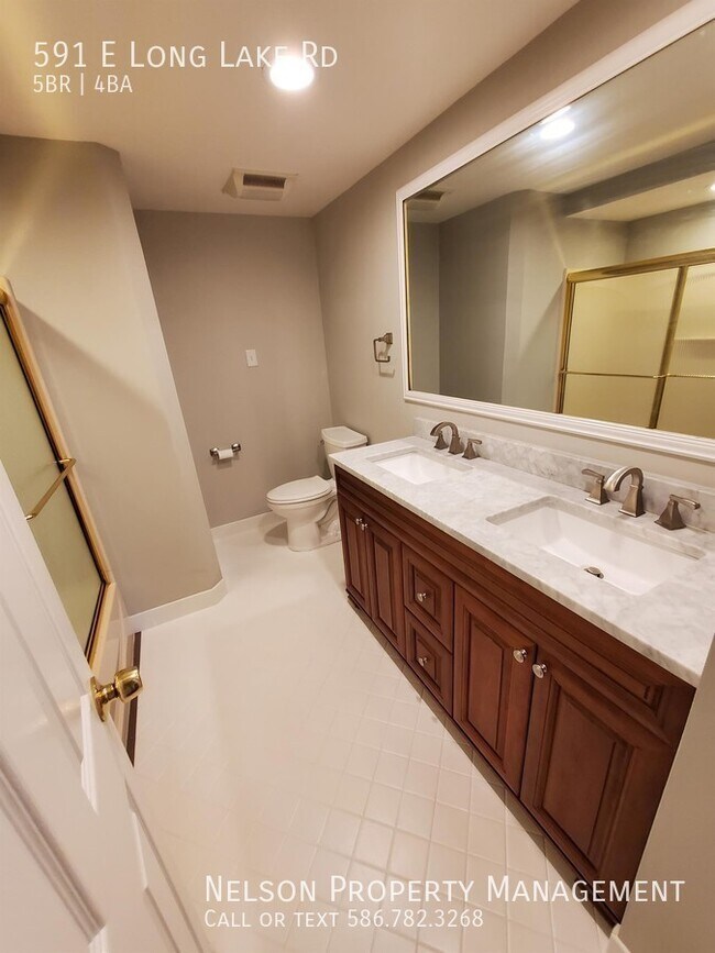 Building Photo - 591 E Long Lake Rd