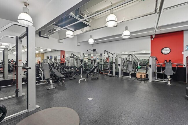 Building Photo - 101 S Eola Dr