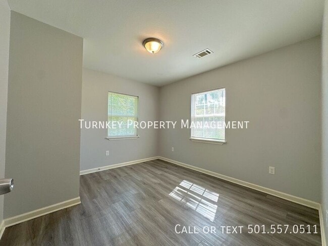 Building Photo - 502 Rice St