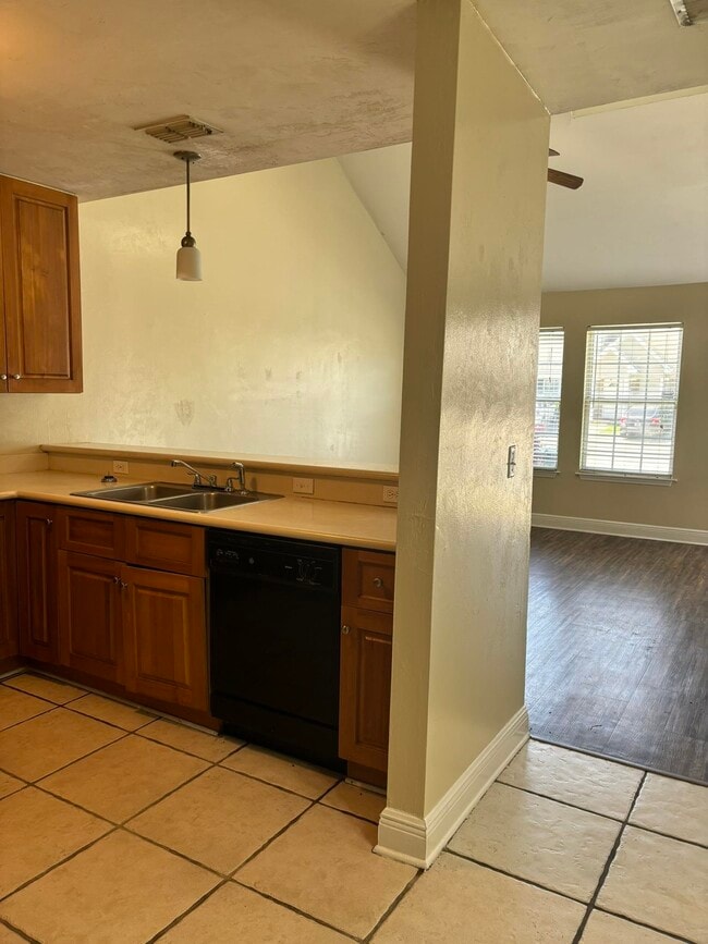 Building Photo - 3377 Sawtooth Dr
