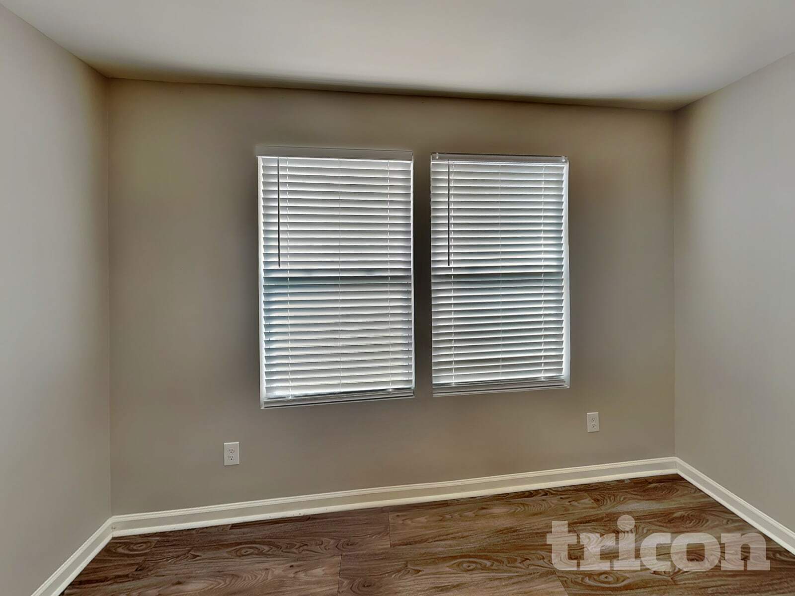 Building Photo - 1980 Clear Brook Dr