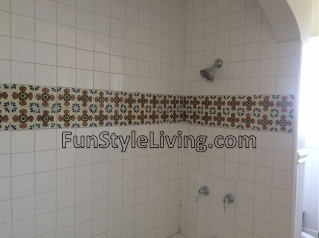 Building Photo - Charming Mediterranean Circa 1937 House