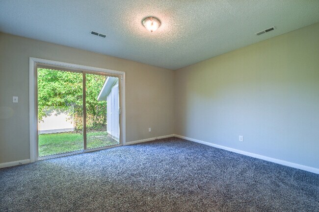 Building Photo - 7117 Tollhouse Dr