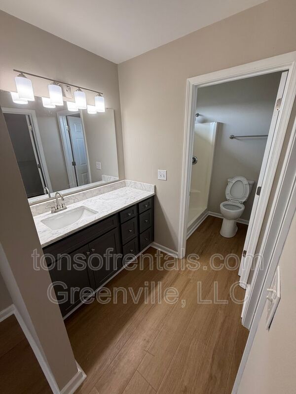 Building Photo - 151 Bellweather Dr
