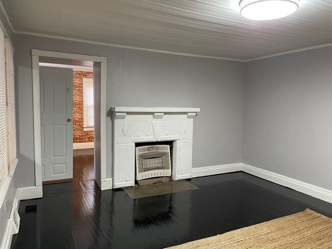 Building Photo - 1098