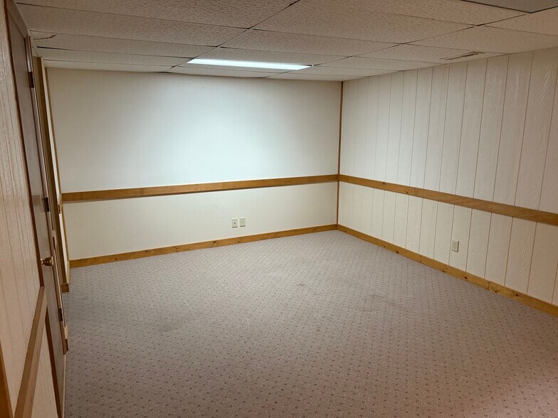 Building Photo - 2225 Yount St