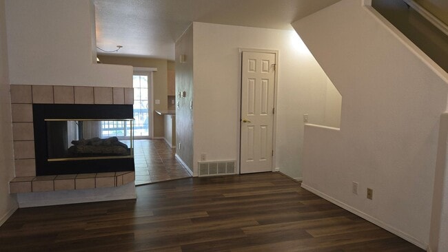 Building Photo - 6048 Colony Cir - Rockrimmon -  3 Bed/ 3 B...