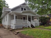 Building Photo - 1419 S Willow Ave