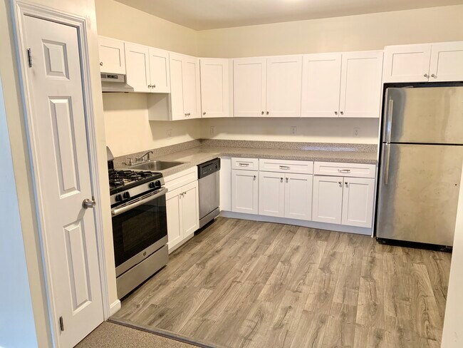 Primary Photo - 361 Hildreth St
