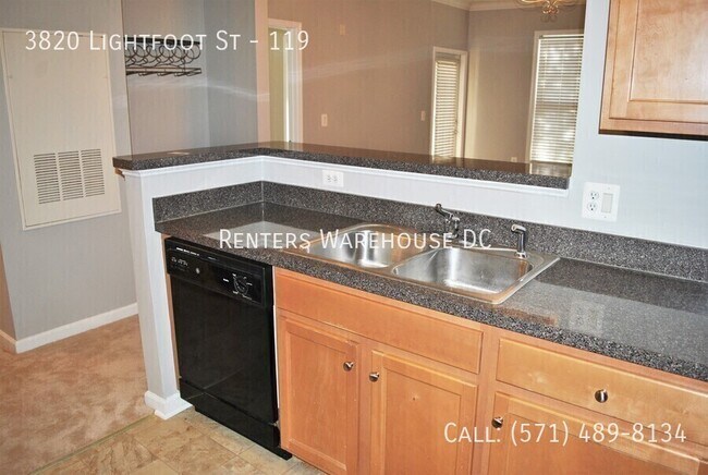 Building Photo - 3820 Lightfoot St