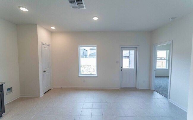 Building Photo - 2838 Davis Trce