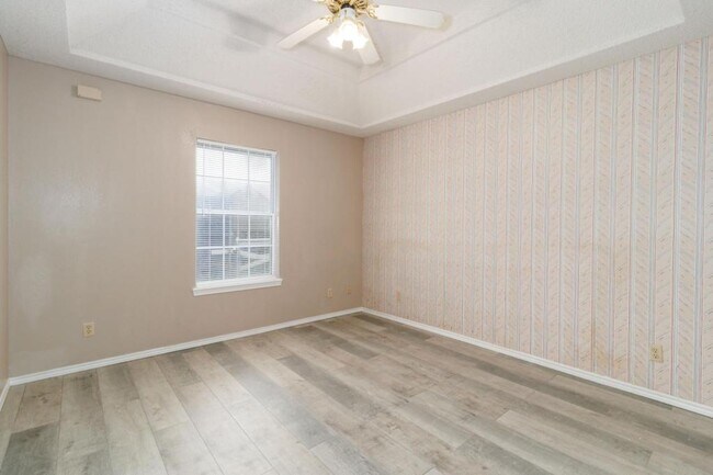 Building Photo - 2807 Montgomery Dr