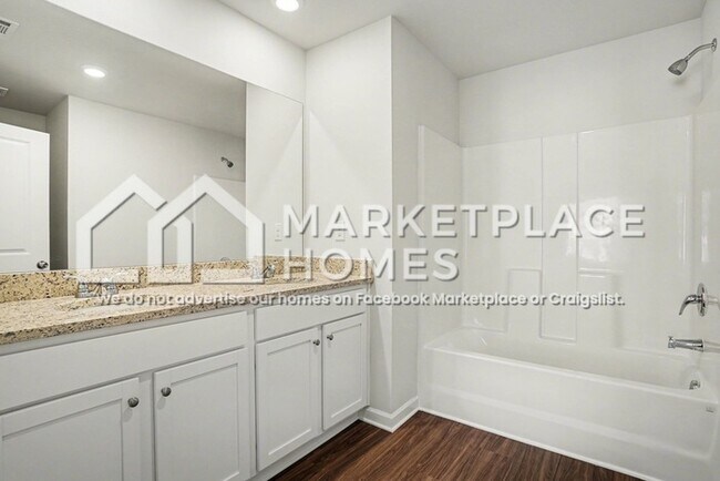 Building Photo - 274 Oakwood Dr NW