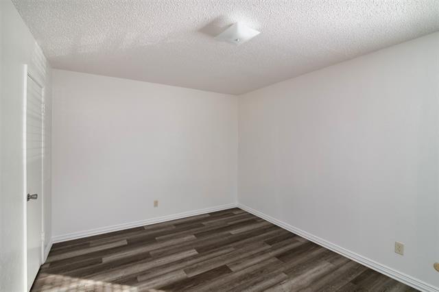 Building Photo - 7048 Glenview Dr