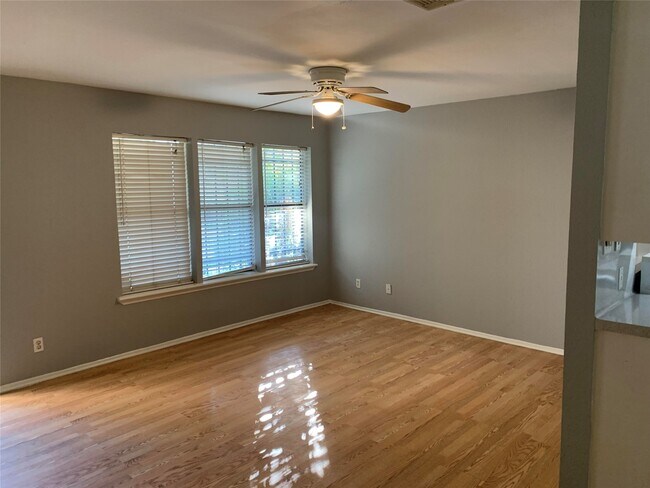 Primary Photo - 1414 Stanford St