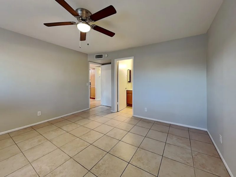 Building Photo - 413 E Fremont Dr