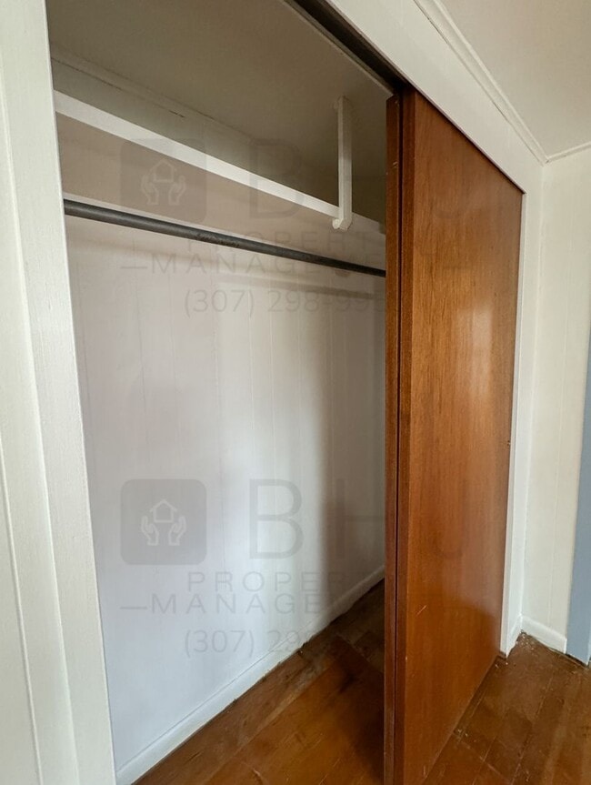 Building Photo - PET FRIENDLY 1 BEDROOM UNIT. INCLUDES UTILITIES AND STORAGE