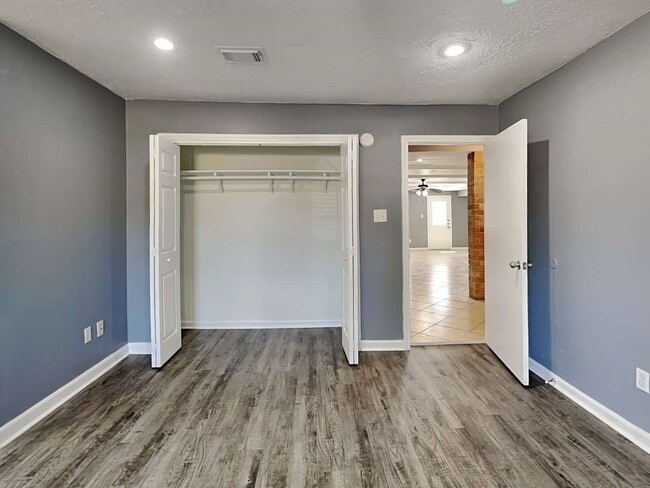 Building Photo - 3519 Sardis Ln