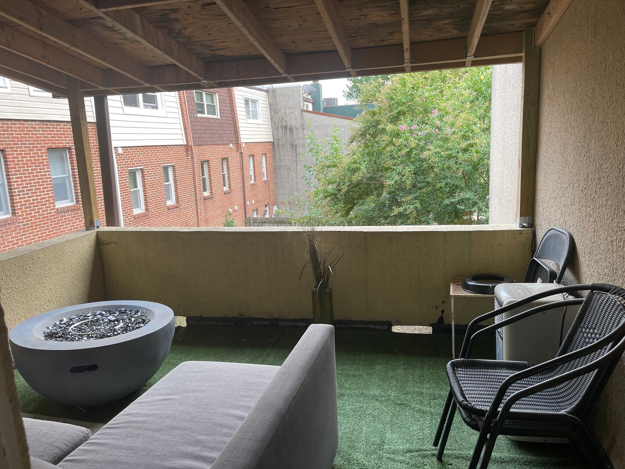 Building Photo - 737 McHenry St