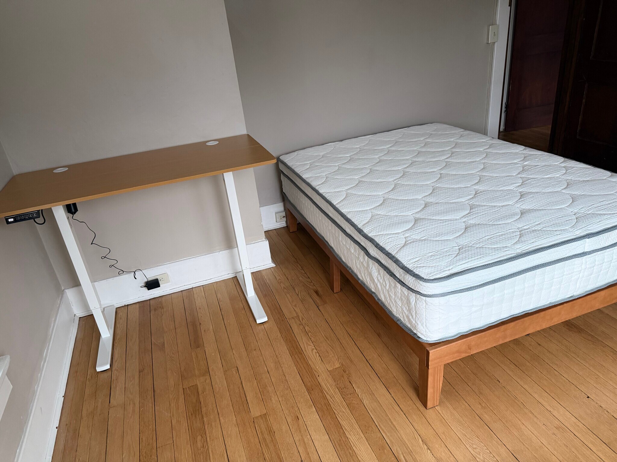 Building Photo - 412 Hillview Plz