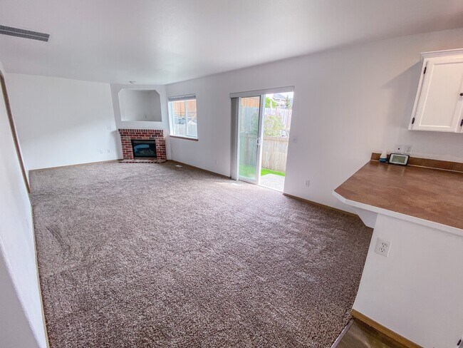 Family room - 9010 174th Street Ct E