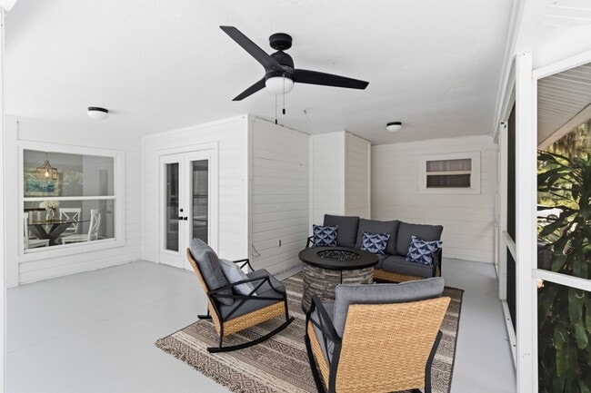 Building Photo - 7447 Hawkins Rd