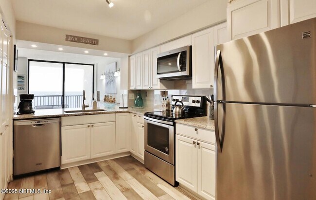 Building Photo - 1301 1st St S