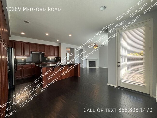 Building Photo - 40289 Medford Rd