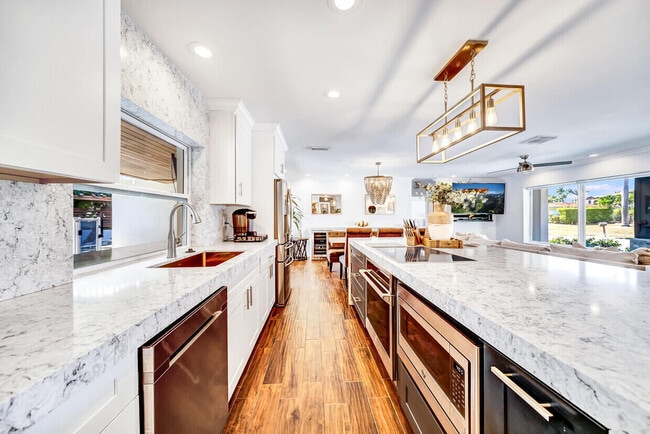 Building Photo - 864 Appleby St