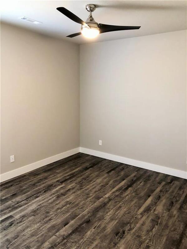 Building Photo - 1725 Tracey Rd