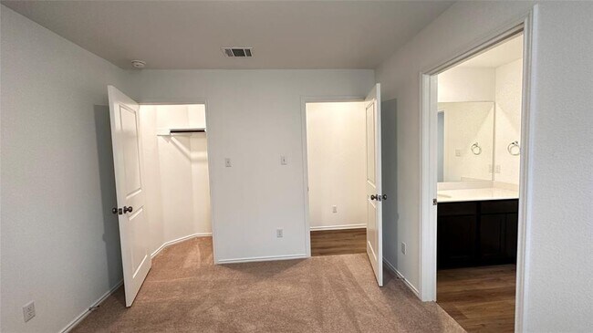Building Photo - 606 Arnage Dr