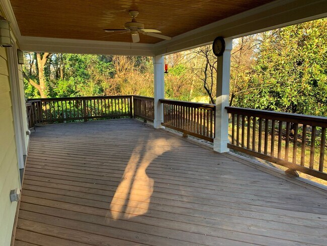 Building Photo - COMING SOON! 4 Bedroom (with office)-3 Bath- Pets negotiable