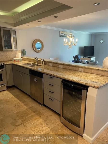 Kitchen - 1900 S Ocean Blvd