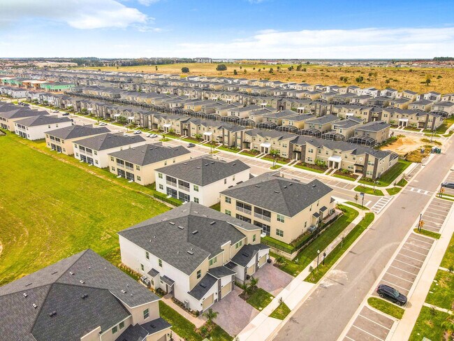 Building Photo - 9331 Sommerset Hills Dr