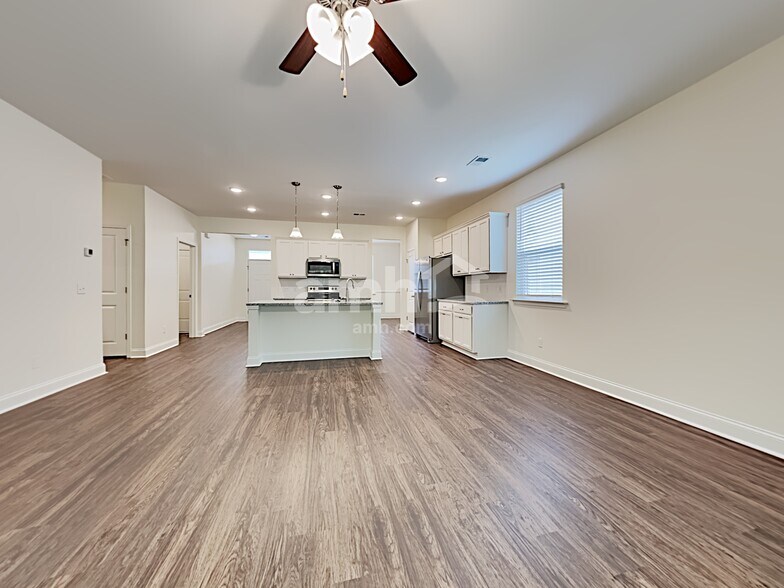 Building Photo - 406 Ronter Ct