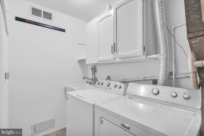 Building Photo - 110 Downing Ct